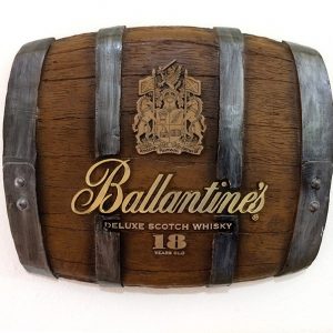 Barril Horizontal de parede em fibra decorativo - Ballantines Whisky