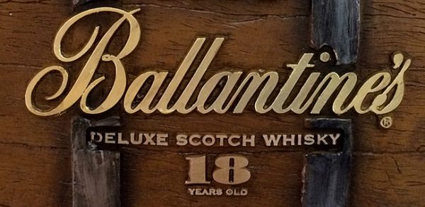 Barril Horizontal de parede em fibra decorativo - Ballantines Whisky - Image 3
