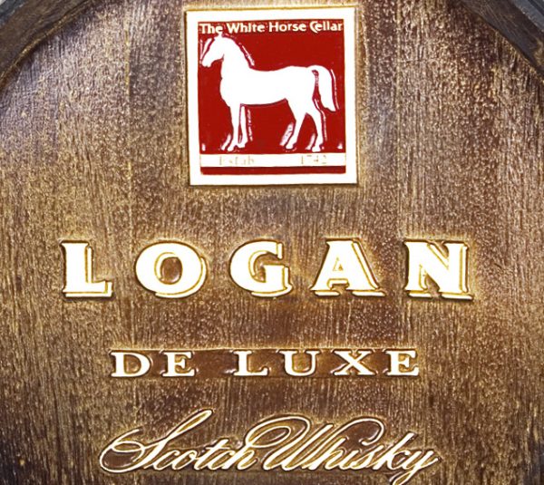 Barril decorativo de parede pequeno - Logan Whisky - Image 2
