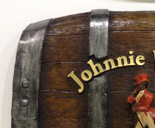 Barril Horizontal de parede em fibra decorativo - Johnnie Walker Whisky - Image 4