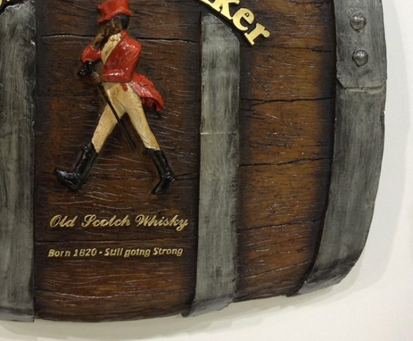 Barril Horizontal de parede em fibra decorativo - Johnnie Walker Whisky - Image 5
