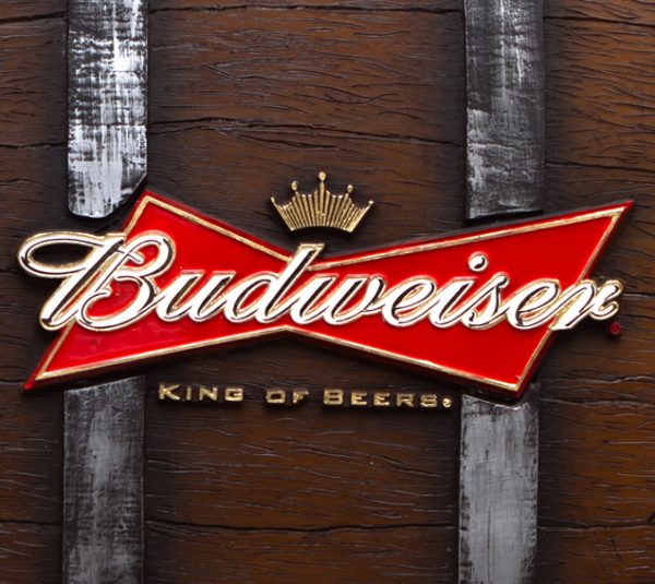 Barril Horizontal de parede em fibra decorativo - Budweiser Cerveja - Image 4