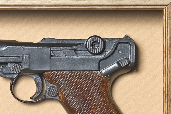 Quadro de Arma Resina KG Luger P 08 - Clássico - Image 3